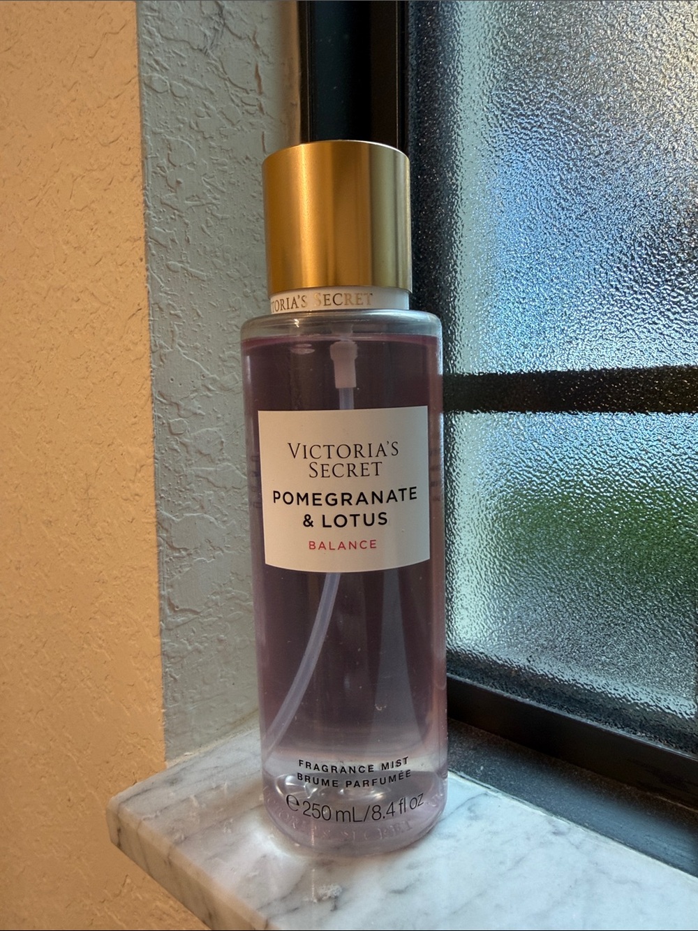 Victoria's Secret Pomegranate & Lotus Balance Fragrance Mist — Pink